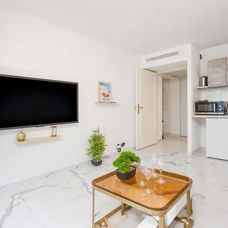 Daturas Ii - Agreable - Proche - Centre Μεντόν